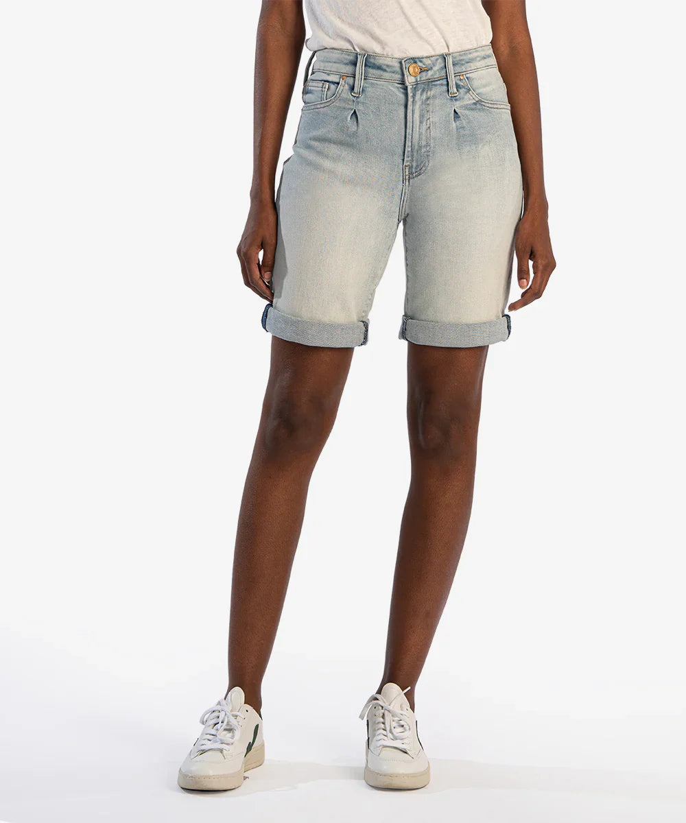 Cathrine boyfriend rolled up shorts
