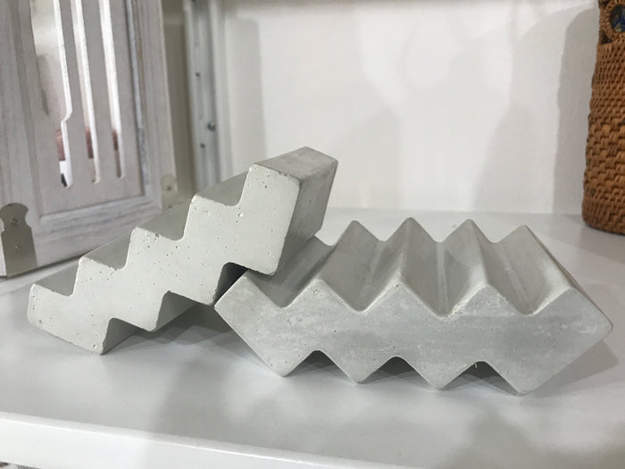 Zig Zag Concrete Soap Holder